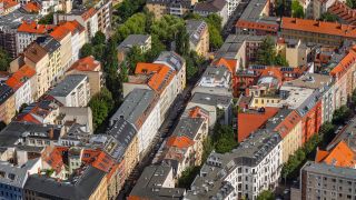 Blick auf ein Wohnviertel in Berlin, aufgenommen am 18.10.2021. (Quelle: Picture Alliance/Westend61/Artur Bogacki)