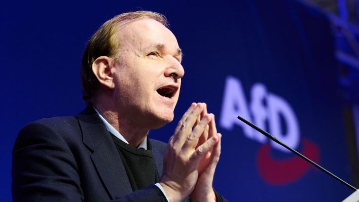 Gottfried Curio, AfD-Bundestagsabgeordneter, spricht auf dem Landesparteitag der Berliner AfD. (Quelle: dpa/Annette Riedl) Gottfried Curio, AfD-Bundestagsabgeordneter, spricht auf dem Landesparteitag der Berliner AfD. (Quelle: dpa/Annette Riedl)