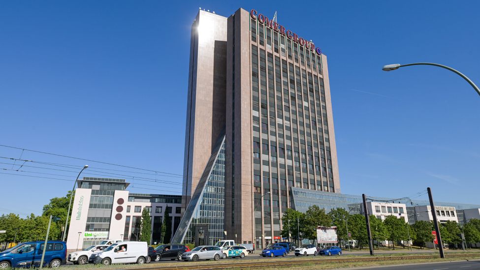 Archivbild: Hochaus mit 100 Metern, Die Pyramide, erbaut 1994 Landsberger Allee 366, Marzahn, Berlin am 11.08.2022. (Quelle: imago)
