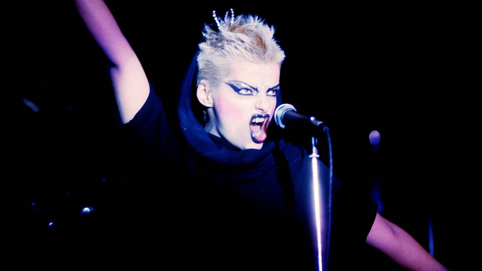 Nina Hagen: Konzert der Punklady in den 1980er Jahren in Hamburg/Markthalle. (Quelle: Picture Alliance/Hardy Schiffler)