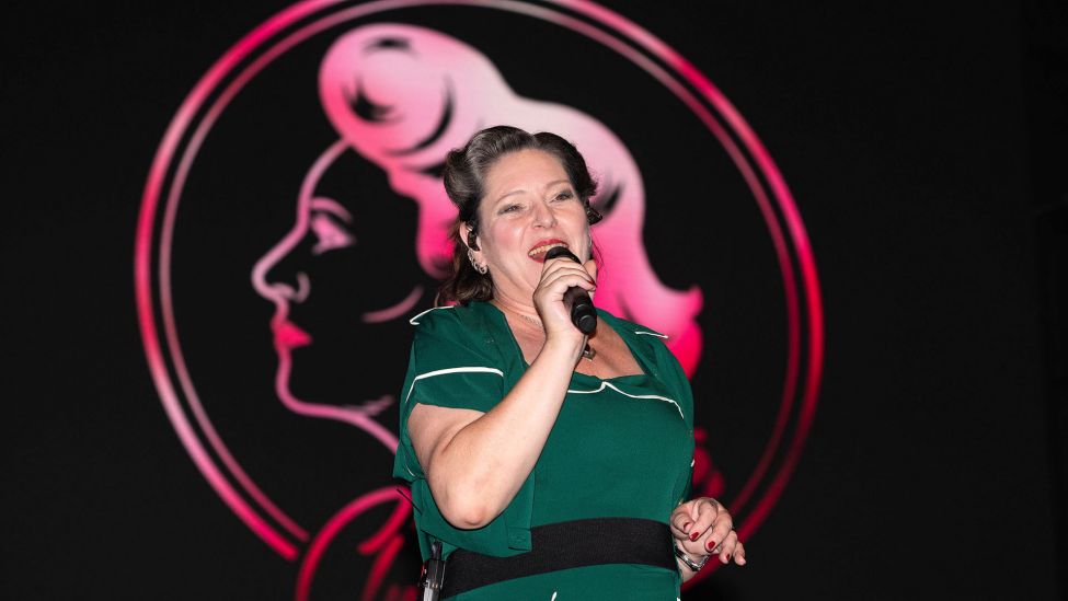 Archivbild: AnNa R. live beim Stadtfest Dresden. Canaletto 2024 auf dem Theaterplatz in Dresden, 16.08.2024. (Quelle: dpa/Geisler)