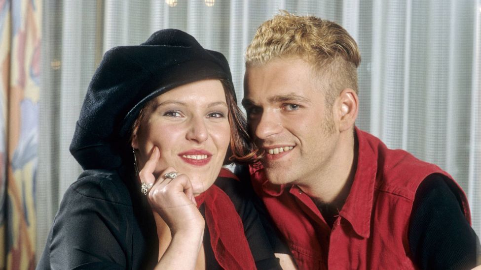 Archivbild: Rosenstolz Anna R. und Peter Plate im Mai 1993. (Quelle: imago images/teutopress)