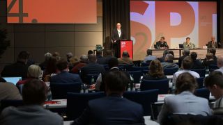 Dietmar Woidke (SPD), Ministerpräsident des Landtages Brandenburg, beim Landesparteitag der SPD Brandenburg. (Quelle: dpa/Michael Bahlo)