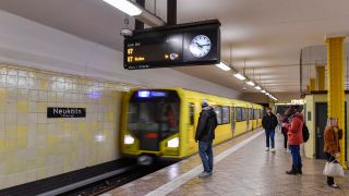 Archivbild: U7, U-Bahn, Bahnhof Neukoelln, Berlin. (Quelle: dpa/Schoening)