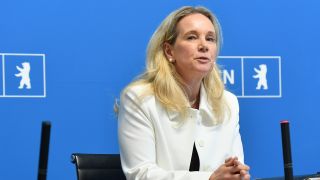 Berlins neue Kultursenatorin Sarah Wedl-Wilson am 05.05.2025. (Quelle: picture alliance/dpa/Paul Zinken)