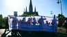 01.05.2025, Berlin: Teilnehmer stehen während der Revolutionären 1. Mai-Demo 2025 am Südkreuz. (Quelle: dpa/Sebastian Gollnow)